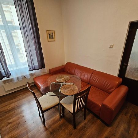 Apartments Zizkov 2C Praga Exterior foto